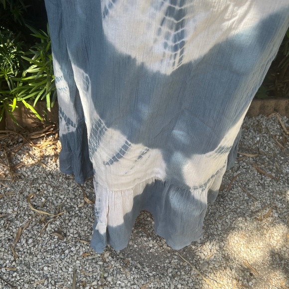 BILLABONG BLUE & WHITE BATIK MAXI DRESS - Picture 3 of 14